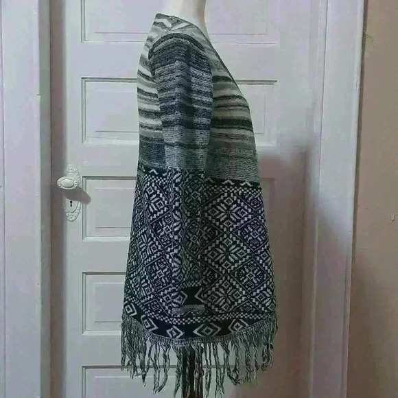 Christine Gerard Cardigan. #0350A - Picture 2 of 5